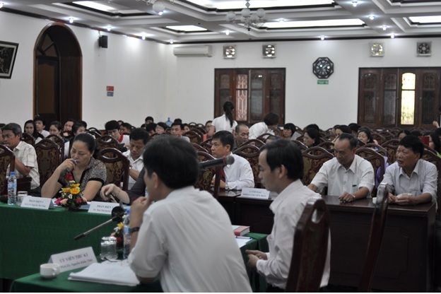 NCS Phạm Anh Tuấn báo cáo tóm tắt luận án trước hội đồng